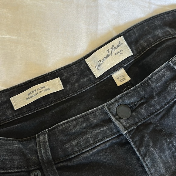 Universal Thread Black Ripped Jeans - Picture 3 of 5